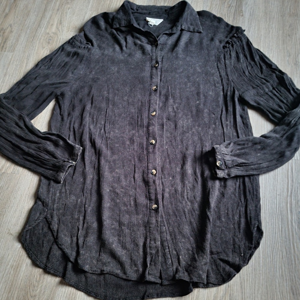 2Love Women Button Down Shirt L Charcoal Rayon Crinkle Boho Casual